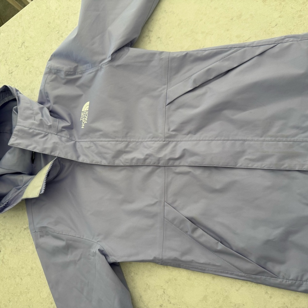 The North Face Light Purple Hooded Jacket. Girls size 7/8. Good used condition